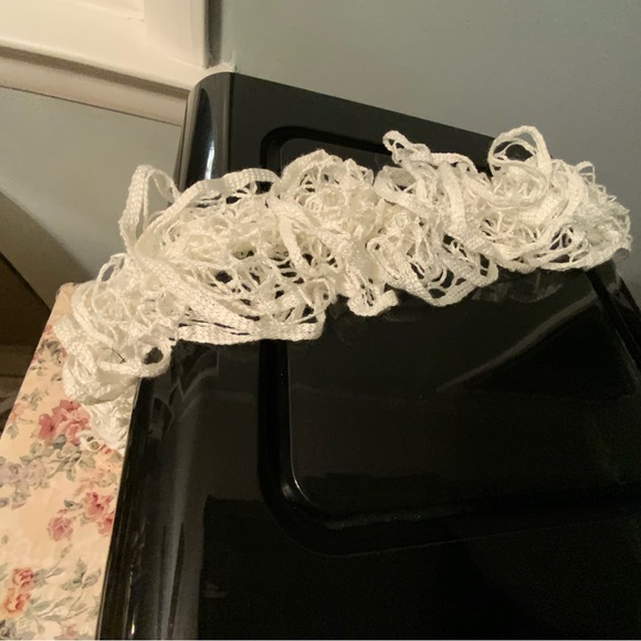 Assorted scarfs - Picture 4 of 5